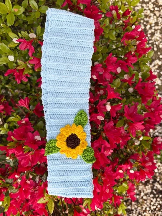 Handmade Blue Crochet Headband with Sunflower - Customizable - Picture 3 of 4